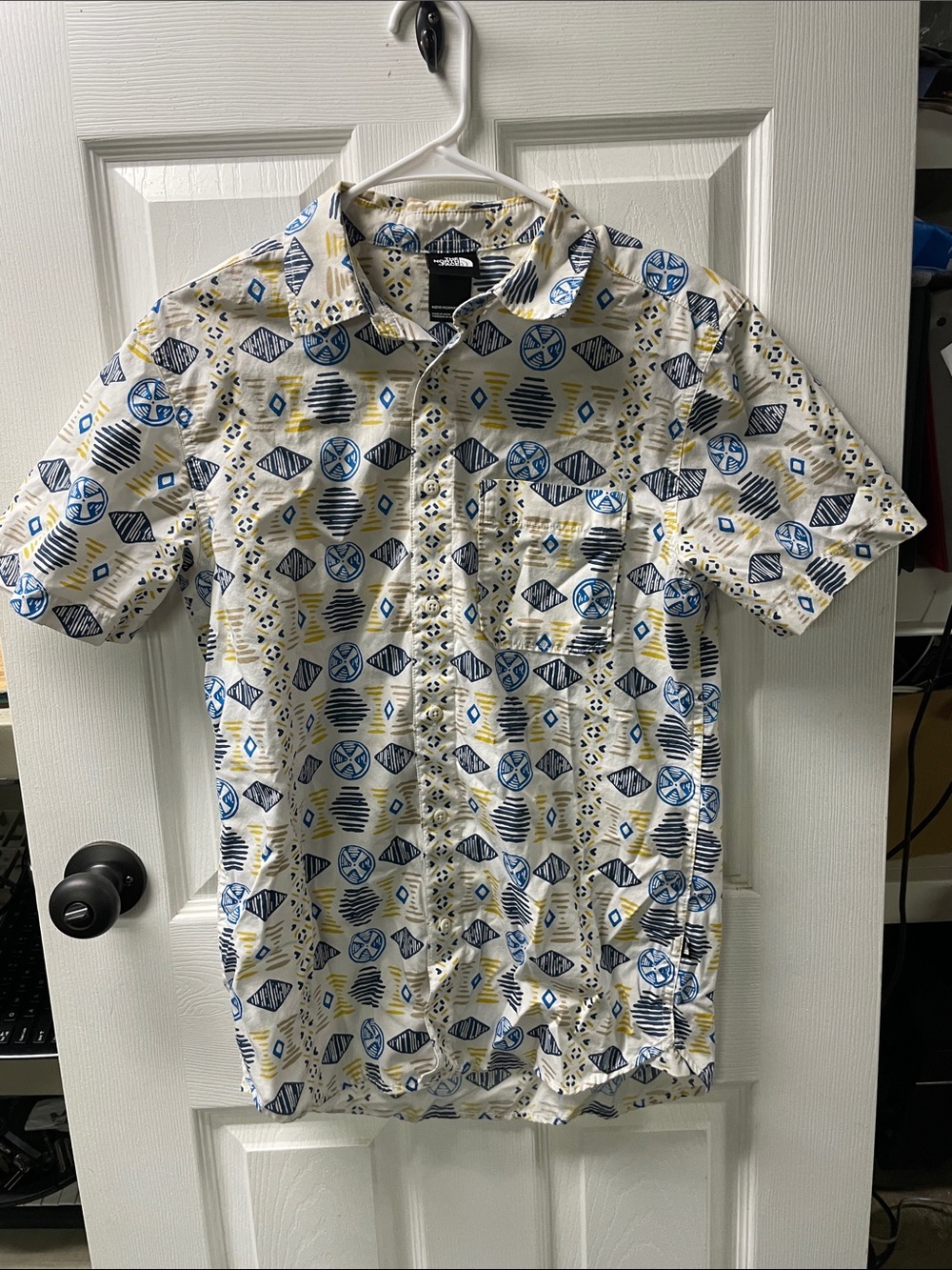 Men's Short-Sleeve Printed Button-Up Shirt in White, Blue & Yellow